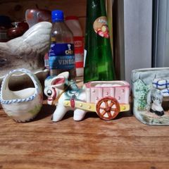 2 donkey ornaments and a basket