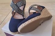 Ladies Lotus Wedge Sandles - New