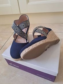 Ladies Lotus Wedge Sandles - New