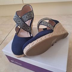 Ladies Lotus Wedge Sandles - New