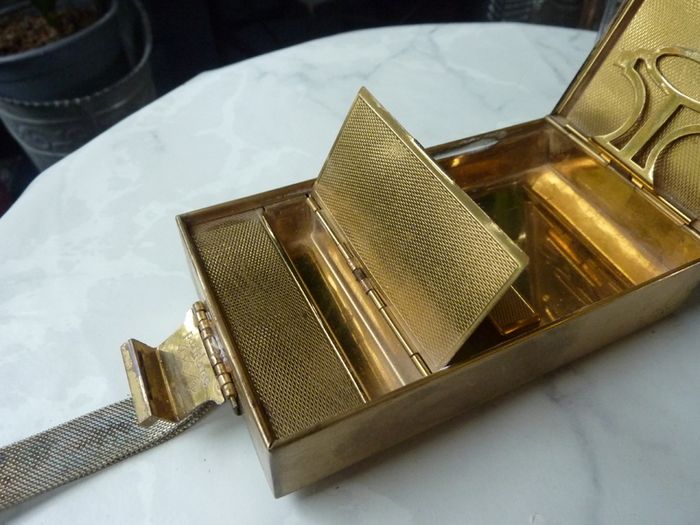 Vintage Art Deco Park Lane (L.S. Mayer) Gold-Tone Vanity Purse/Cigarette Case. Mesh Wristlet.