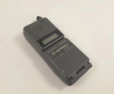 Motorola Vintage Micro Tac Original Flip Phone & Intellicharge XT Dual Charging Dock