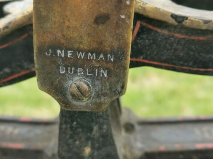 An Antique 10Lb Avery Scales & weights