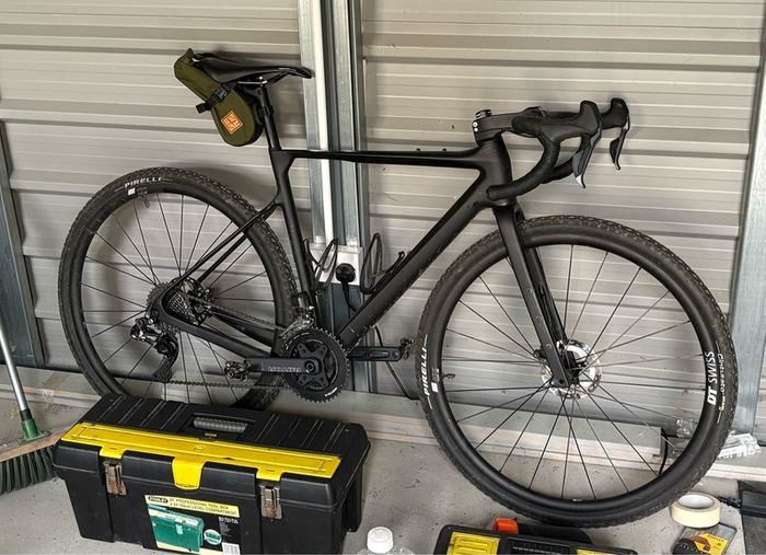 Light carbon custom gravel bike for sale size m