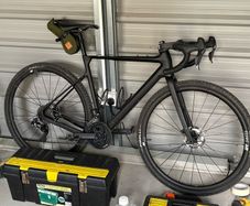 Light carbon custom gravel bike for sale size m