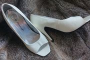 White High Heel Shoes. Size 5