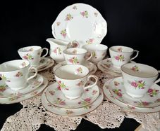 NEW Boxed Duchess English Bone China 21 Ps Tea Set "Carnation"