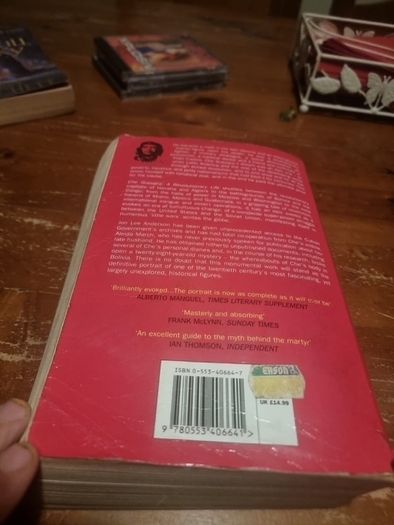Che Guevara: A Revolutionary Life (Soft cover)