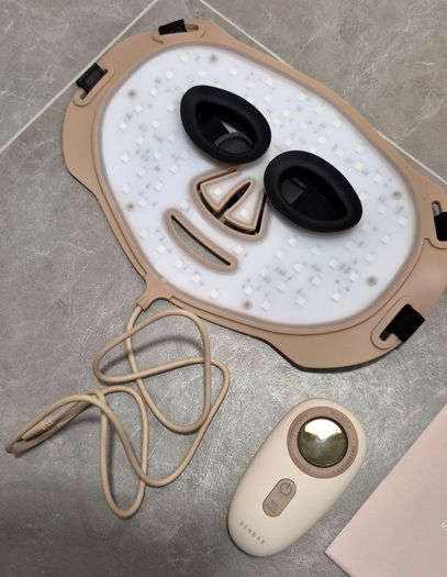 Sensse Elite 8 light LED face mask