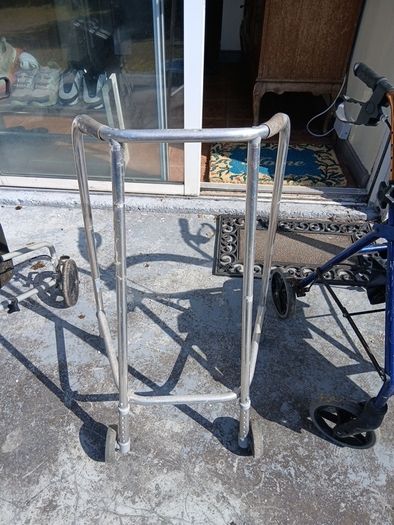 zimmer frame