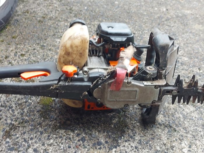 Green Line, Model GT 600D, Petrol Hedge Trimmer in very good condition, not tested