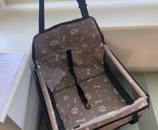 Dog seat