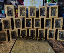 Lord of The Rings ! Collector's Models ! 18 Figures with Magazines ! LOTR !