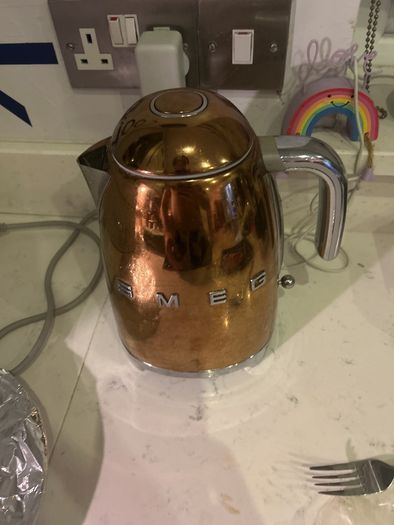 Smeg toaster and kettle