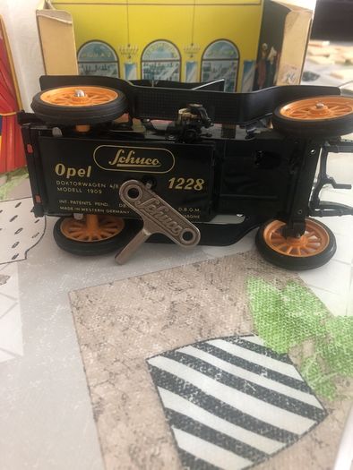 Oldtimer ( Schuco 1228) Opel Doktor Wagen 1909