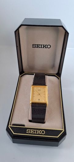Seiko 7N22 5A49 Man's Tank Style Watch