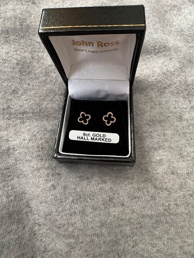 9ct gold onyx quatrefoil earrings
