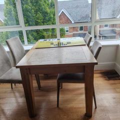 Free- Dining table set