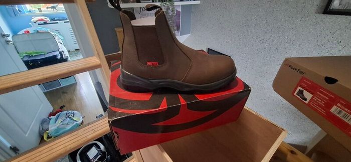 safety boots