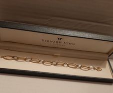New 9ct gold bracelet in box