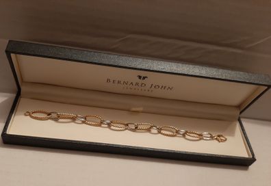 New 9ct gold bracelet in box