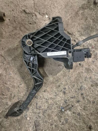 Volkswagen Passat B6 clutch pedal