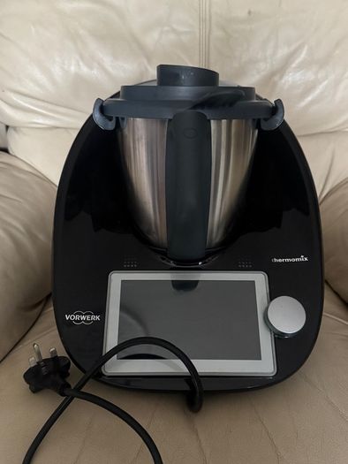 Thermomix TM6 Black still under warranty