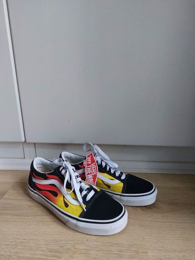Flame vans RRP 85 euro
