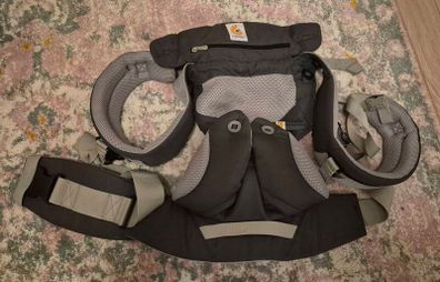 Ergobaby 360 carrier & insert