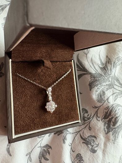 silver chain & pendent