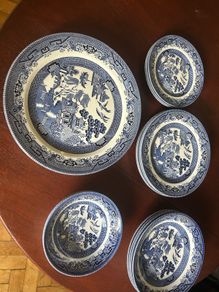 Willow Pattern dining set