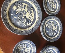 Willow Pattern dining set