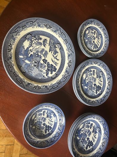Willow Pattern dining set