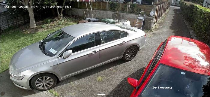 3x 4mp HD Hikvision cctv set up with recorder