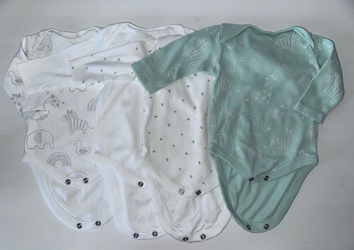 Baby 22 piece clothing bundle for 0-3 months