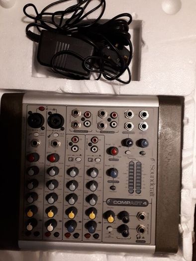 soundcraft compact 4