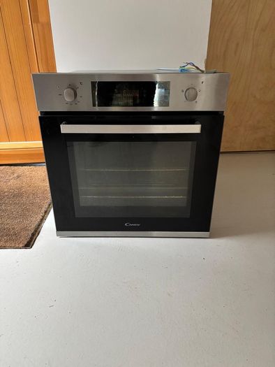 Oven and hob