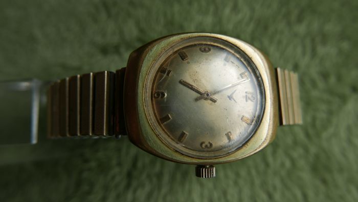 Vintage  Camy Winding Watch Water Proof Shock Protected  Swiss made - works well