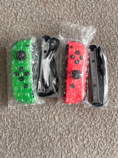 Nintendo Switch Bundle - Pristine V2 (4 Joycons + Mario Kart + 512GB)