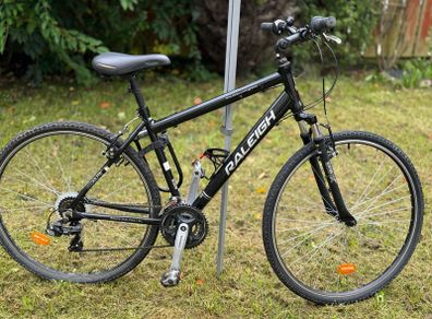 Raleigh Bike 19' + Accessories