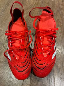 Kids Predator football boots