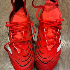 Kids Predator football boots