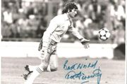 Pat Jennings autograph