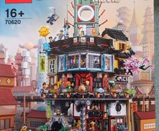 Retired LEGO Ninjago Movie 70620 Ninjago City.
