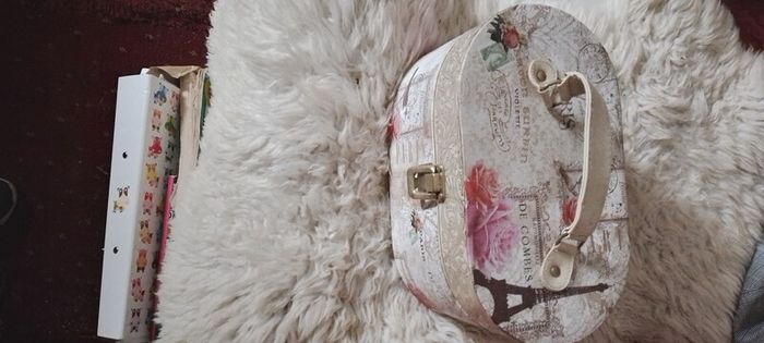 Shabby Chic Jewellery Box