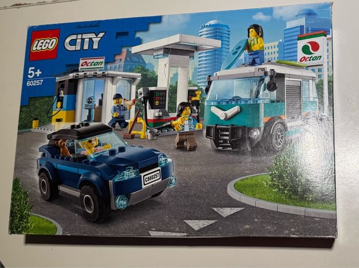 Lego City Service Station 60257