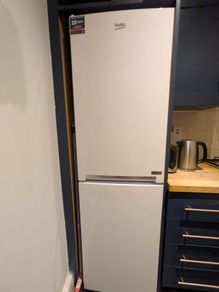 fridge freezer. Gas hob. Slimline dishwasher.