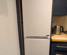 fridge freezer. Gas hob. Slimline dishwasher.