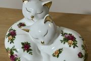 Royal Albert Old Country Roses sleeping kittens