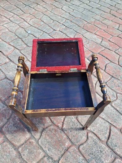 piano stool